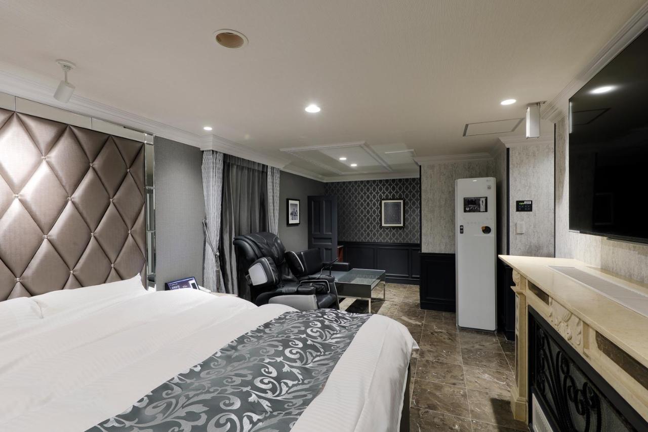 ホテルバースデーきよす店 Hotel Birthday Kiyosu ภายนอก รูปภาพ
